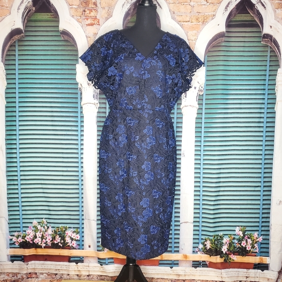 Ralph Lauren Embroidered Petal Sleeve V-Neck Knee Length Sheath Dress - NWT - Picture 4 of 12
